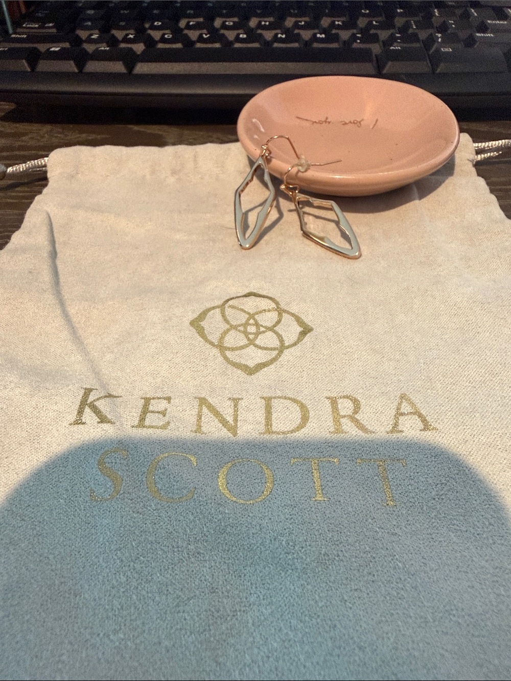 KENDRA SCOTT Abbie Elongated Open Frame